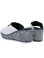 Dámské kožené žabky na platformě bílé S.Barski 7012