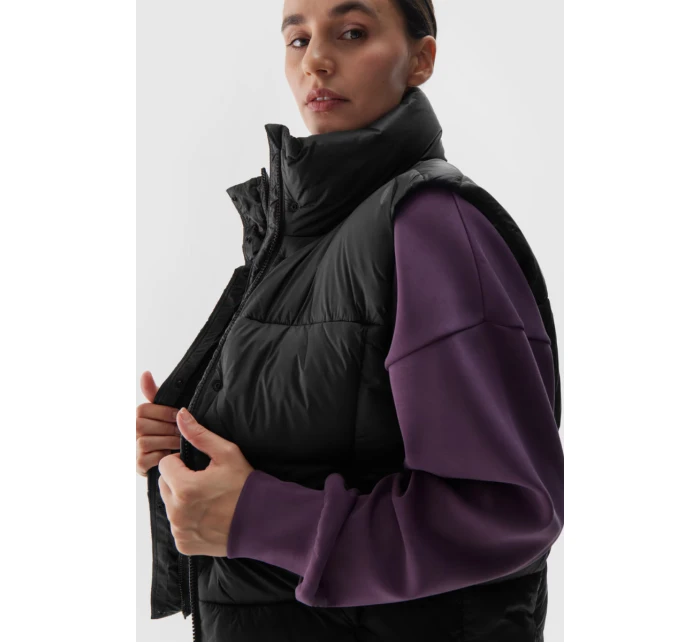 Pánská Bezrukávová Pěnová Vesta Se Syntetickým Výplní Černá 4F 4FWAW24TVJAF140-20S Pánská Bezrukávová Pěnová Vesta Se Syntetickým Výplní Černá 4F 4FWAW24TVJAF140-20S