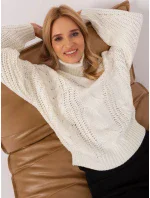 Sweter AT SW model 18900708 ecru - FPrice Sweter AT SW model 18900708 ecru - FPrice