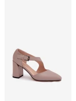 Kožené Lodičky Na Podpatku S Přezkou model 21691322 Šedé - VINCEZA Kožené Lodičky Na Podpatku S Přezkou model 21691322 Šedé - VINCEZA