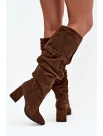 Dámské zateplené kozačky na podpatku s mačkanou holení Zazoo – hnědé, pravý semiš Dámské zateplené kozačky na podpatku s mačkanou holení Zazoo – hnědé, pravý semiš