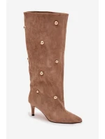 Nazouvací dámské kozačky na podpatku se zlatými ozdobami béžové model 21757806 - Boto