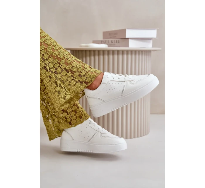 Dámské tenisky na platformě s ozdobným šněrováním bílé model 20458652 - Kesi Dámské tenisky na platformě s ozdobným šněrováním bílé model 20458652 - Kesi