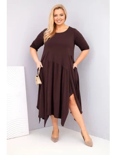 Dámská bavlněná model 21881287 Plus Size s asymetrickým lemem hnědá - K-Fashion
