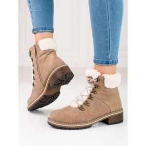 Trendy dámské hnědé  kotníčkové boty na plochém podpatku