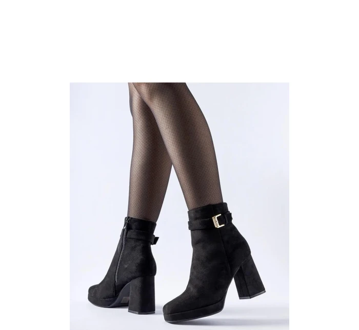 Boty na podpatku model 204724 Solea Boty na podpatku model 204724 Solea