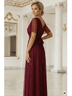 635-5 MELANIA dlouhé lesklé šaty s výstřihem a krátkými rukávy - vínové 635-5 MELANIA dlouhé lesklé šaty s výstřihem a krátkými rukávy - vínové