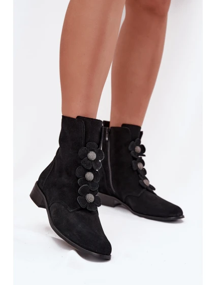 Semišové dámské kotníkové boty Zazoo 3085 černé s ozdobnými květinami Semišové dámské kotníkové boty Zazoo 3085 černé s ozdobnými květinami