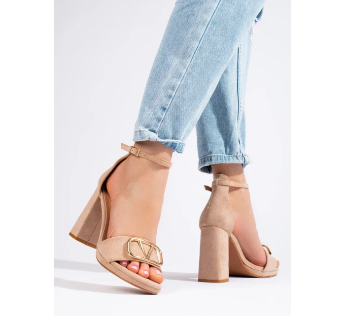Moderní sandály dámské hnědé na širokém podpatku Moderní sandály dámské hnědé na širokém podpatku