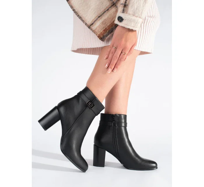 Designové dámské kotníčkové boty černé na širokém podpatku Designové dámské kotníčkové boty černé na širokém podpatku