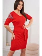 Šaty s křídly na ramenou červené