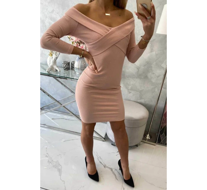 Přiléhavé šaty s výstřihem do V tmavě pudrově růžové Přiléhavé šaty s výstřihem do V tmavě pudrově růžové