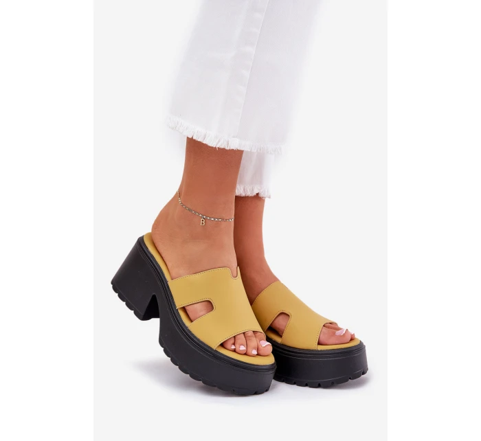 Dámské Pantofle Na Platformě A Podpatku Žluté model 21687111 - Boto Dámské Pantofle Na Platformě A Podpatku Žluté model 21687111 - Boto