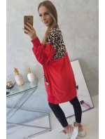 Velurové šaty s červeným leopardím vzorem
