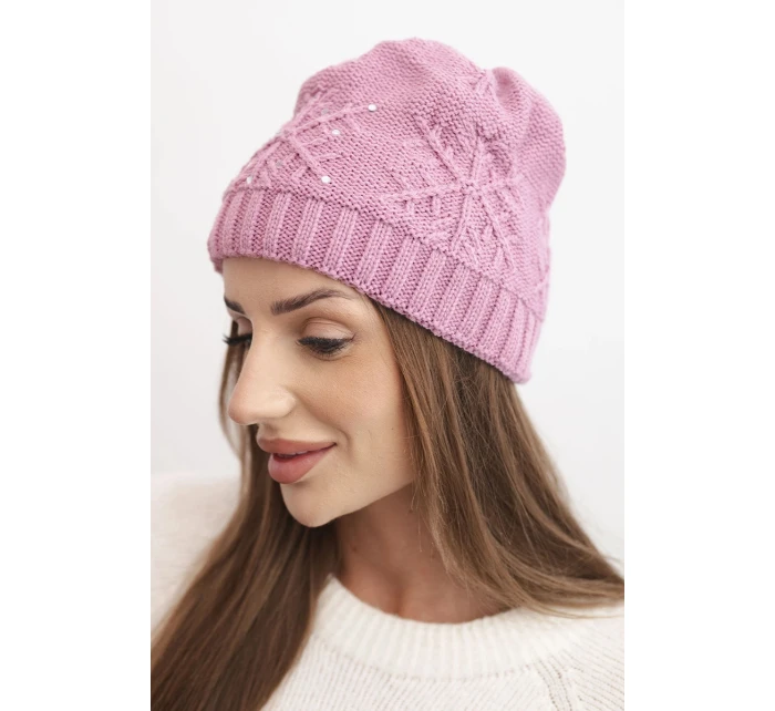 Dámská zimní čepice z vlny a dekorativním pletením s perličkami K470 tmavě růžová