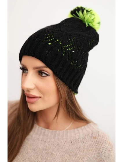 Dámská zimní čepice s vlnou v ozdobném pletení s bambulí K467 černá Dámská zimní čepice s vlnou v ozdobném pletení s bambulí K467 černá