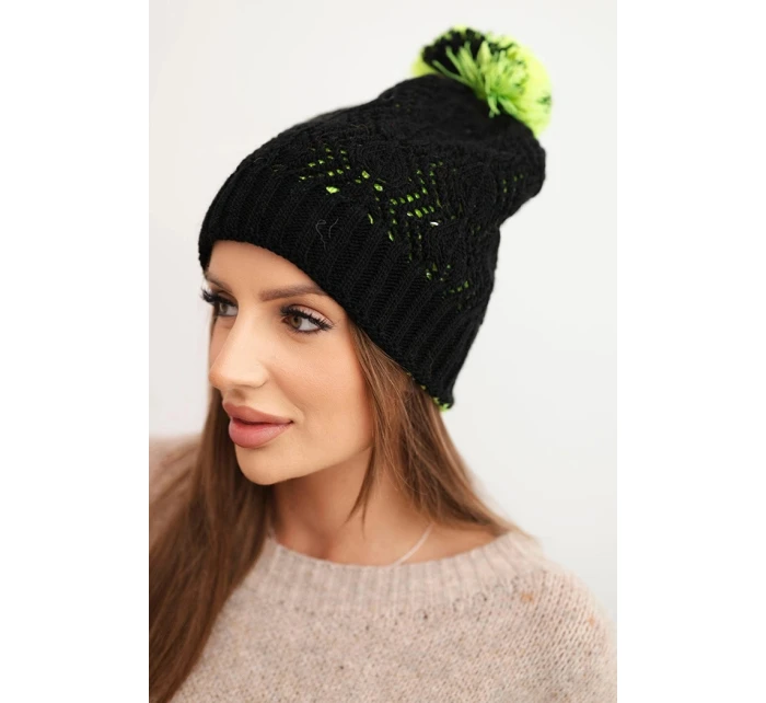Dámská zimní čepice s vlnou v ozdobném pletení s bambulí K467 černá Dámská zimní čepice s vlnou v ozdobném pletení s bambulí K467 černá
