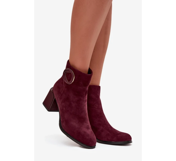 Semišové kotníčkové boty na podpatku s vyztuženým detailem Artiker 57C0016 bordó
