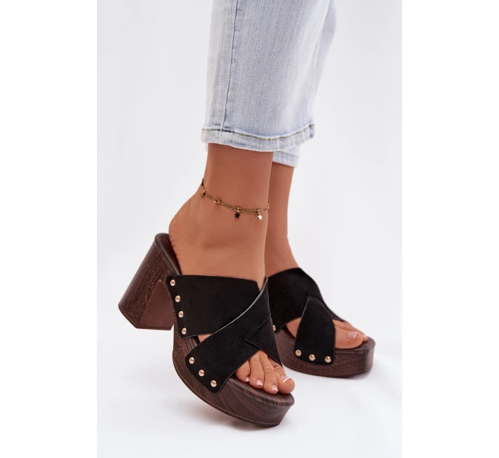 Dámské sandály na podpatku se zlatými přezkami Černé model 21951481 - Boto