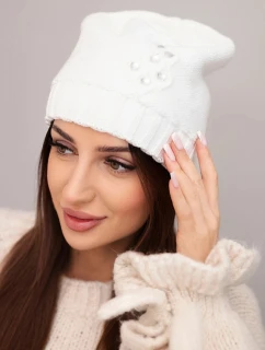Dámská zimní čepice s ozdobným květinou a zirkony K400 bílá