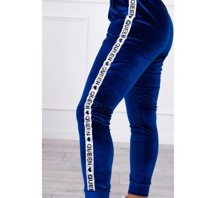 Chrpová velurová souprava Queen s nápisem