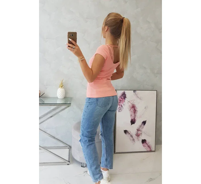 Halenka s krajkovým výstřihem meruňková