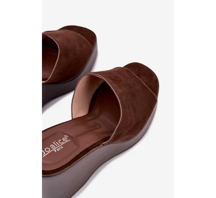 pantofle na platformě čokoládové model 21919265 - Boto