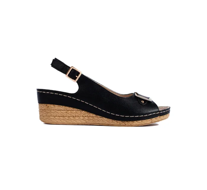 Pěkné sandály černé dámské na klínku Pěkné sandály černé dámské na klínku