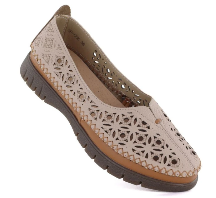 Béžové lodičky na klínku Sergio model 22013058 - LEONE Béžové lodičky na klínku Sergio model 22013058 - LEONE