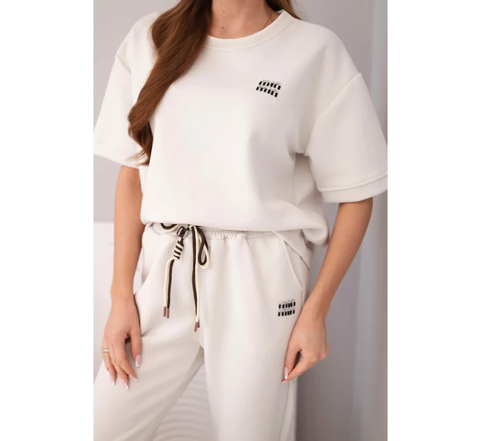 Dámský viskózový komplet máslový s krátkým rukávem a kalhotami s ohrnutou nohavicí světle béžový