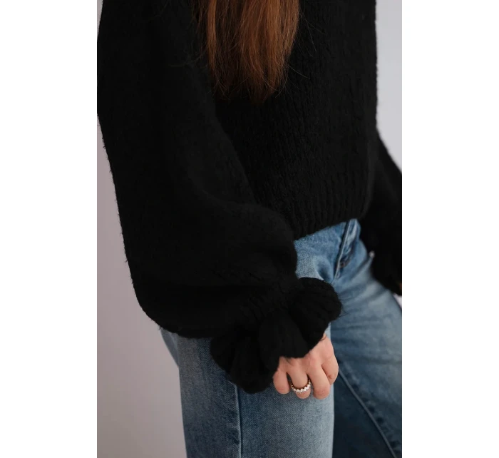 Dámský svetr s přídavkem mohairu s hrubým pletením a ozdobnými rukávy černý