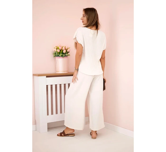 Viskózový komplet plisovaná halenka + kalhoty béžový Viskózový komplet plisovaná halenka + kalhoty béžový