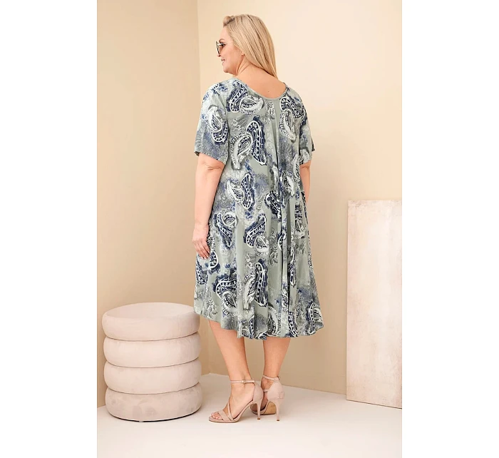 Dámské viskózové šaty Plus Size s krátkým rukávem a model 22043104 střihem khaki - K-Fashion