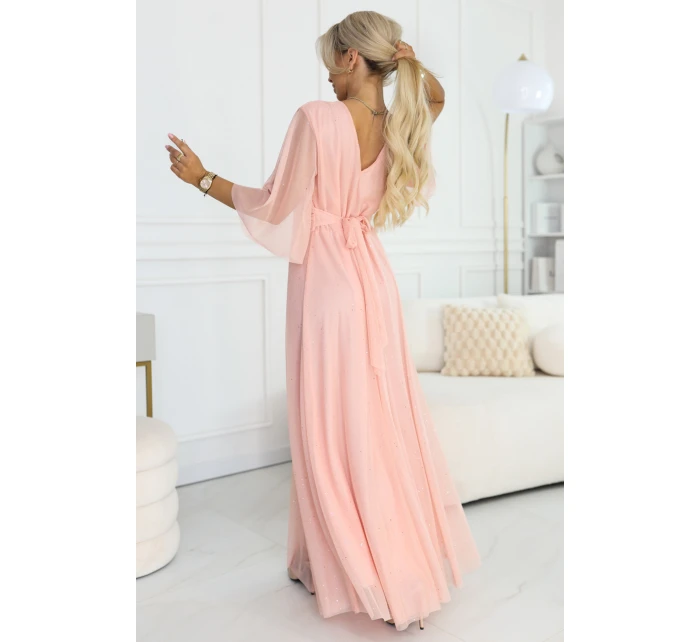 Dlouhé třpytivé plus size šaty s výstřihem a rukávy broskvová barva model 21961748 - numoco basic