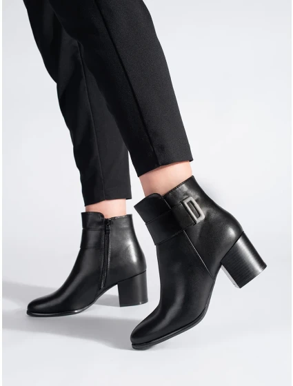 Pohodlné dámské  kotníčkové boty černé na širokém podpatku
