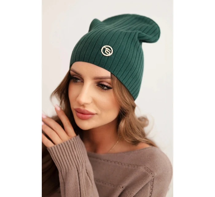 Dámská čepice s proužky a ozdobným knoflíkem s přídavkem vlny a modalu zelená Dámská čepice s proužky a ozdobným knoflíkem s přídavkem vlny a modalu zelená