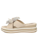 Dámské kožené žabky na květinové platformě béžové Filippo DK7636