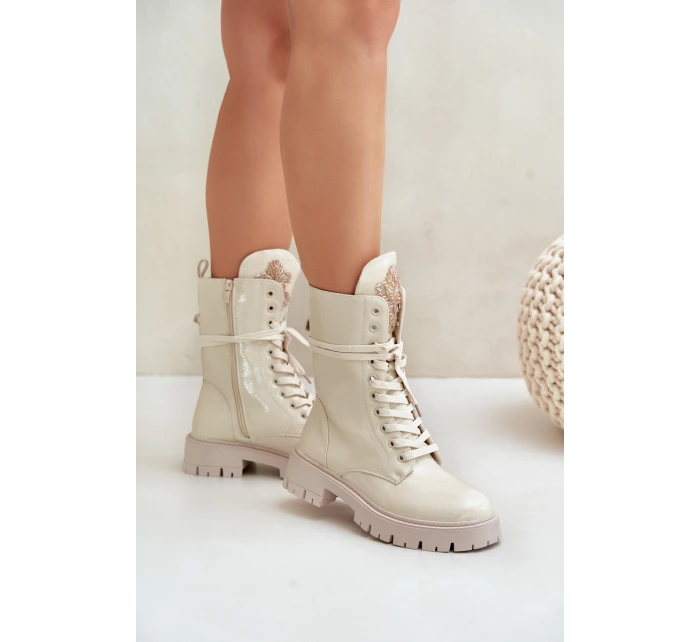 Lakované Zateplené Botky Worker S Ozdobou Béžové model 21679669 - Boto Lakované Zateplené Botky Worker S Ozdobou Béžové model 21679669 - Boto