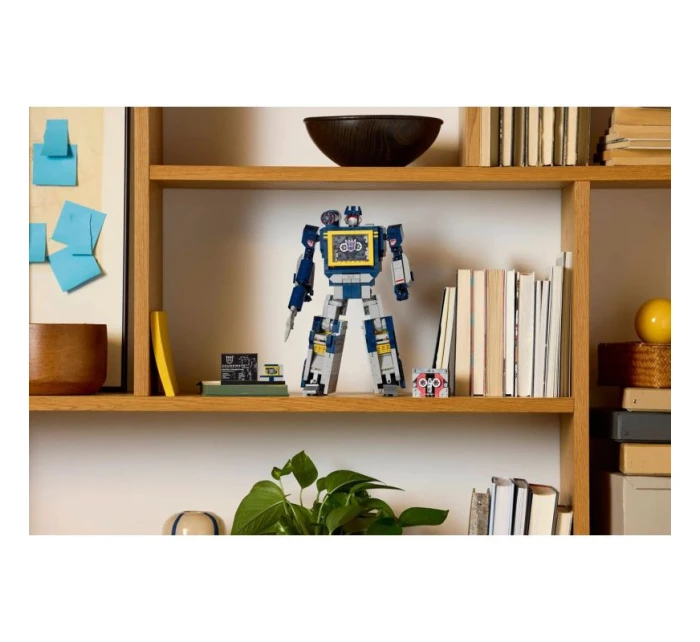 LEGO 10358 ICONS - Transformers: Soundwave