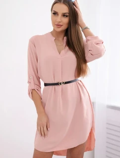 Šaty s delšími zády a pásem pudrově růžová