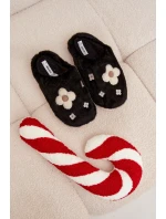 Kožešinové pantofle s květinami Černé Selinne Kožešinové pantofle s květinami Černé Selinne
