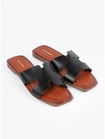 Zajímavé dámské  nazouváky černé na plochém podpatku