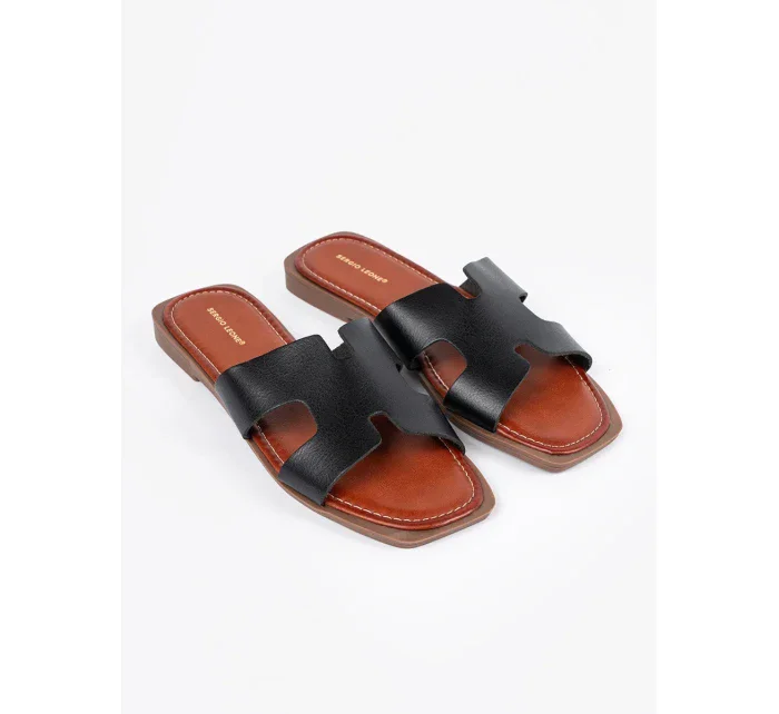 Zajímavé dámské  nazouváky černé na plochém podpatku