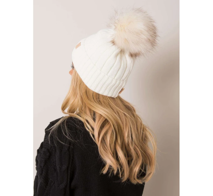 Czapka JK CZ model 20506438 ecru - FPrice