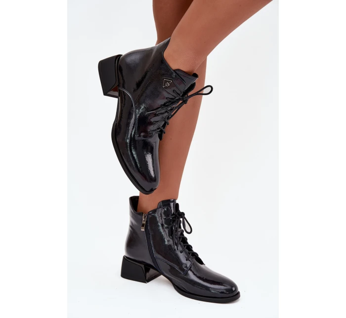 Kožené lakované dámské kotníkové boty na klínu model 21712361 Černé - Artiker