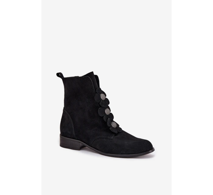 Semišové dámské kotníkové boty Zazoo 3085 černé s ozdobnými květinami Semišové dámské kotníkové boty Zazoo 3085 černé s ozdobnými květinami