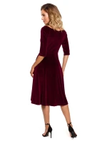 Dámské šaty model 17998594 Maroon - Moe
