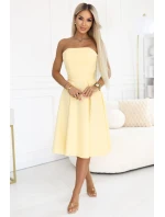 rozšířené midi šaty s páskem pastelově žluté model 22017316 - numoco rozšířené midi šaty s páskem pastelově žluté model 22017316 - numoco