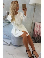 Šaty se svislými volány ecru Šaty se svislými volány ecru