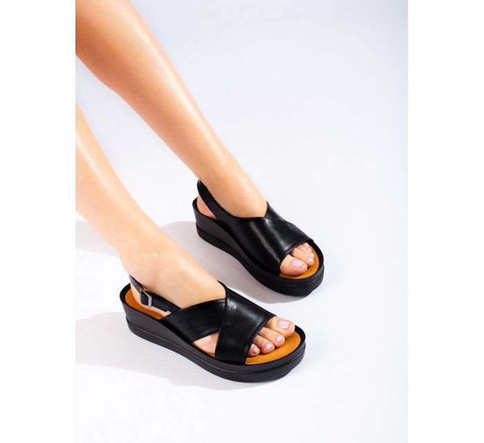 Zajímavé dámské  sandály černé na klínku